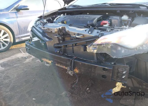 2018 Toyota Corolla Le from USA, damaged, VIN 2T1BURHE3JC114566